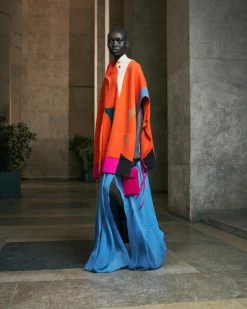 AKRIS Reversible Cashmere Knit Composed Letters Intarsia Double-Face Cape